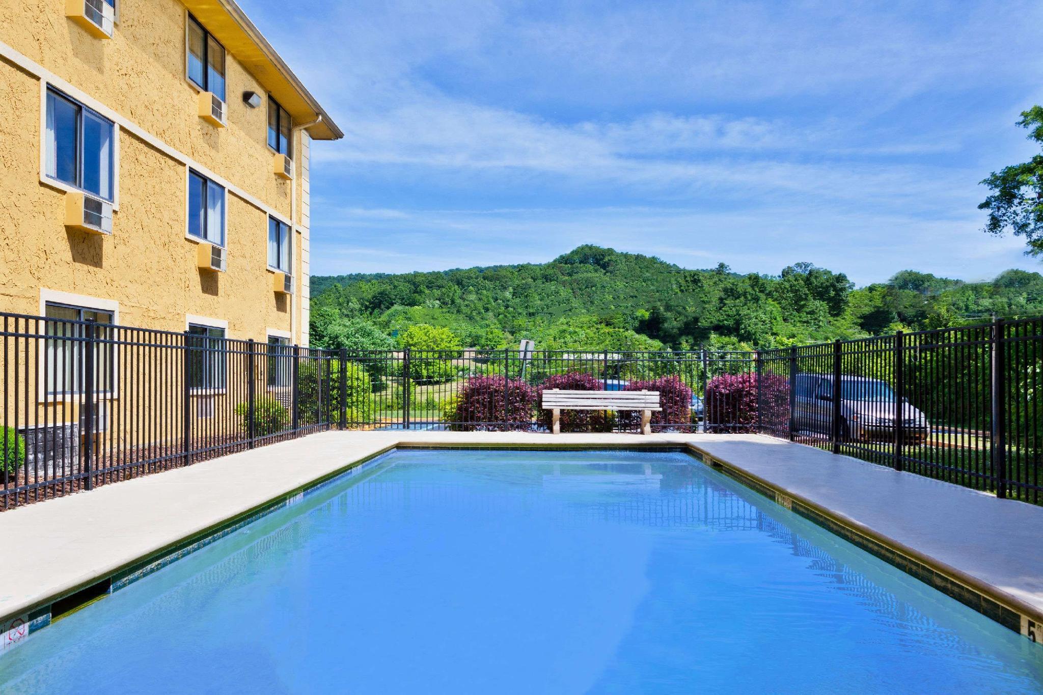 Super 8 By Wyndham Chattanooga Lookout Mountain Tn Exterior foto